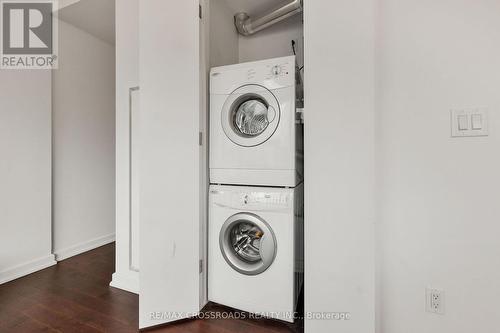 #511 -300 Lisgar St, Ottawa, ON - Indoor Photo Showing Laundry Room