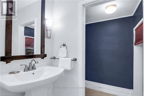 115 Tecumseh Ave E, London, ON - Indoor Photo Showing Bathroom