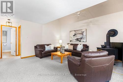 221 Pellisier Street, Grey Highlands, ON - Indoor Photo Showing Living Room