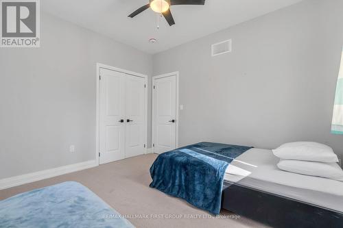 7 Duncan Dr, Kawartha Lakes, ON - Indoor Photo Showing Bedroom