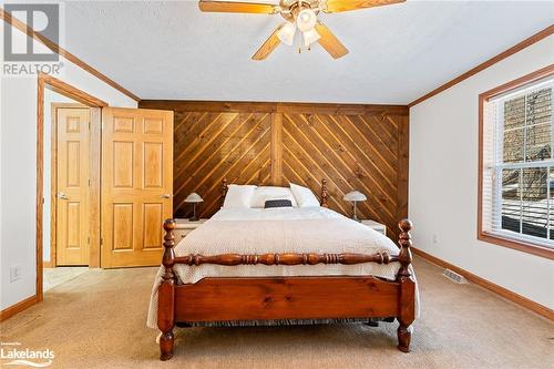 1044 Snowshoe Road, Haliburton, ON - Indoor Photo Showing Bedroom