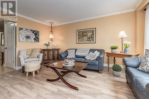 1503 Kenilworth Cres, Oakville, ON - Indoor Photo Showing Living Room