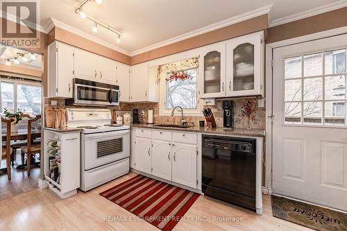 1503 Kenilworth Cres, Oakville, ON - Indoor Photo Showing Kitchen
