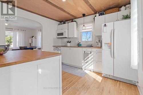 1 Old Greenfield Road, Brant, ON - Indoor Photo Showing Kitchen