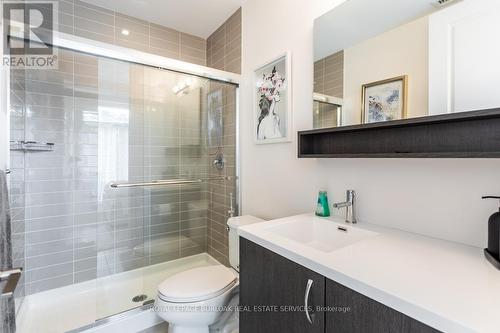 #405 -457 Plains Rd E, Burlington, ON - Indoor Photo Showing Bathroom