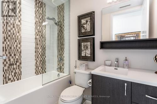 #405 -457 Plains Rd E, Burlington, ON - Indoor Photo Showing Bathroom