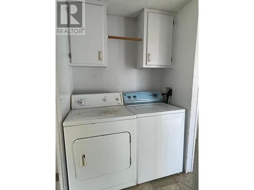 5256 42 Street, Fort Nelson, BC - Indoor Photo Showing Laundry Room