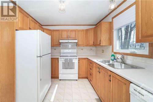 3014 Innes Road, Ottawa, ON - Indoor Photo Showing Kitchen With Double Sink