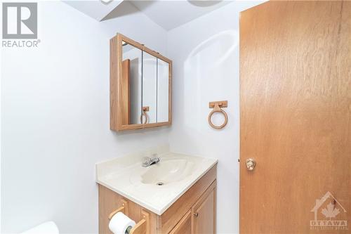 3014 Innes Road, Ottawa, ON - Indoor Photo Showing Bathroom