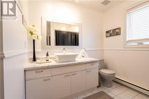 391 Ivan Crescent, Cornwall, ON - Indoor Photo Showing Bathroom