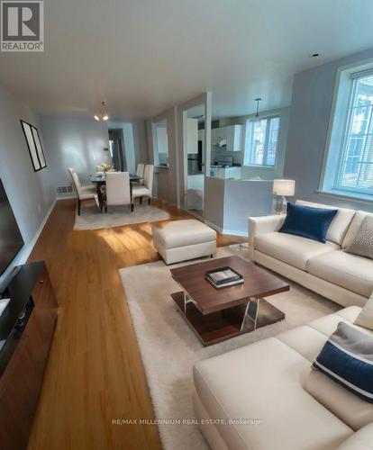 C1 - 108 Finch Avenue W, Toronto, ON - Indoor Photo Showing Living Room