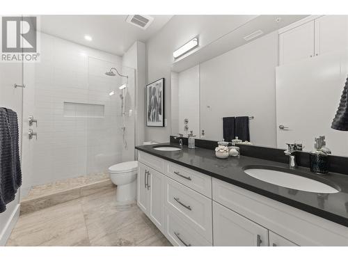 700 Vista Park Unit# 733, Penticton, BC - Indoor Photo Showing Bathroom