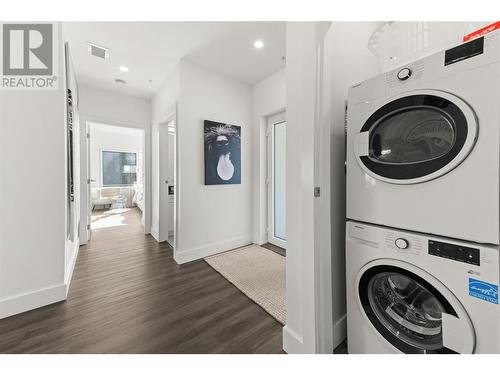700 Vista Park Unit# 733, Penticton, BC - Indoor Photo Showing Laundry Room