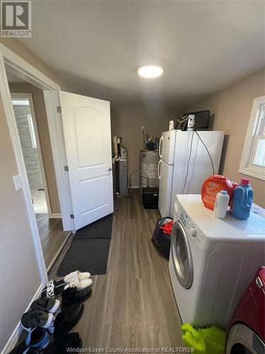 31 Westmoreland, Leamington, ON - Indoor Photo Showing Laundry Room