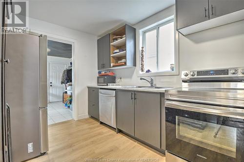2154 Bruce Avenue, Windsor, ON - Indoor Photo Showing Kitchen