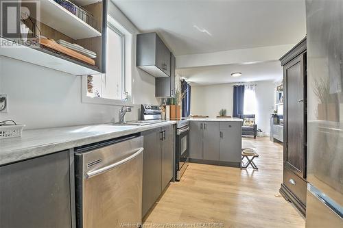 2154 Bruce Avenue, Windsor, ON - Indoor Photo Showing Kitchen