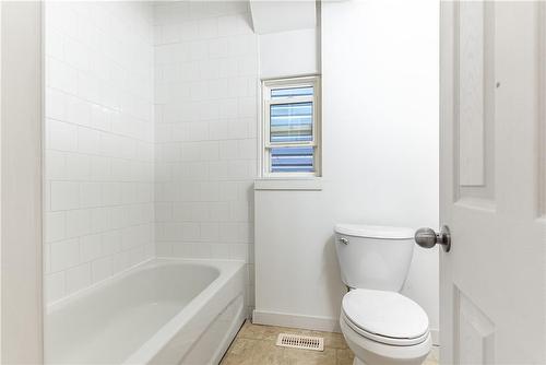 275 Dunsmure Road, Hamilton, ON - Indoor Photo Showing Bathroom