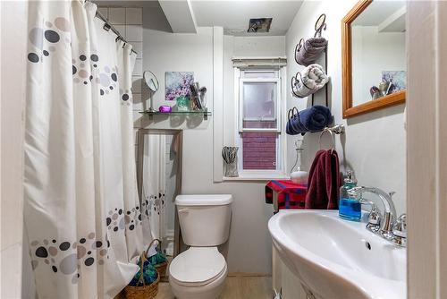 275 Dunsmure Road, Hamilton, ON - Indoor Photo Showing Bathroom