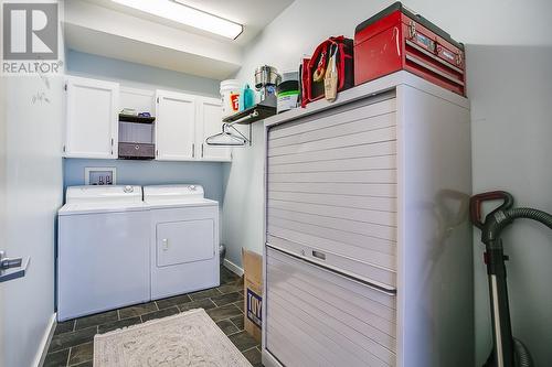 2120 Shannon Ridge Drive Unit# 111, West Kelowna, BC - Indoor Photo Showing Laundry Room