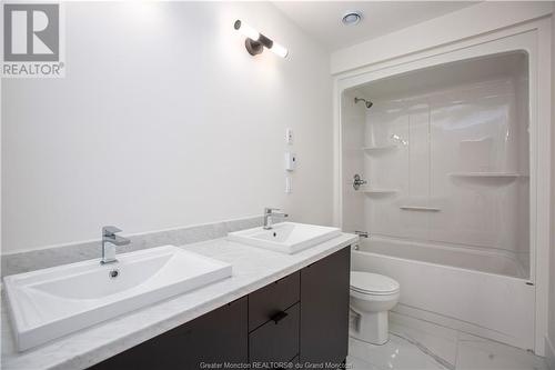 123 Ashland Cres, Riverview, NB - Indoor Photo Showing Bathroom