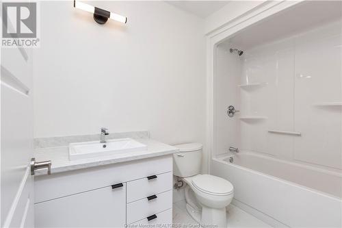 121 Ashland Cres, Riverview, NB - Indoor Photo Showing Bathroom