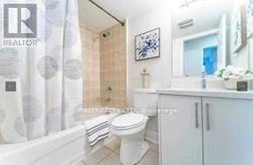 294 - 4975 Southhampton Drive, Mississauga, ON - Indoor Photo Showing Bathroom
