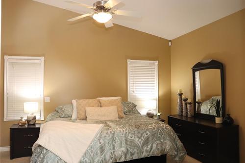 114 16Th Street S, Cranbrook, BC - Indoor Photo Showing Bedroom