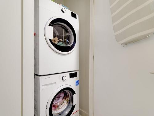 Salle de lavage - 502-628 Rue St-Jacques, Montréal (Ville-Marie), QC - Indoor Photo Showing Laundry Room