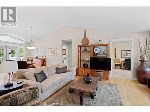 1167 Jordan Way, Scotch Creek, BC - Indoor Photo Showing Kitchen With Double Sink