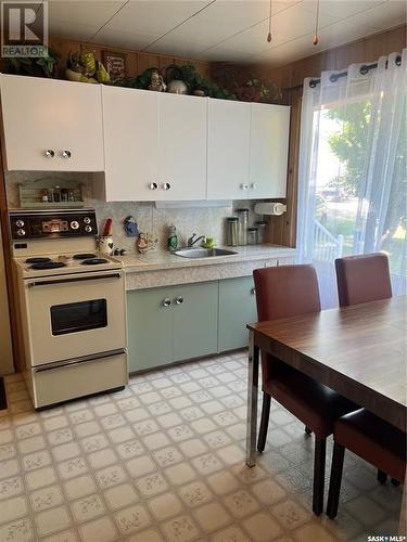 1503 5Th Avenue, Regina Beach, SK - Indoor Photo Showing Kitchen