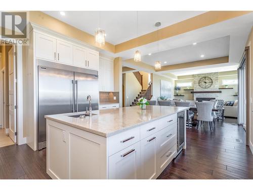 1356 Mine Hill Drive, Kelowna, BC - Indoor Photo Showing Kitchen With Upgraded Kitchen