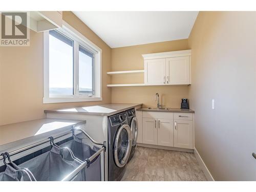 1356 Mine Hill Drive, Kelowna, BC - Indoor Photo Showing Laundry Room