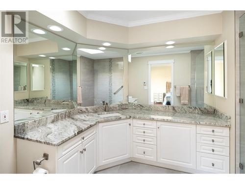 595 Yates Road Unit# 432, Kelowna, BC - Indoor Photo Showing Bathroom