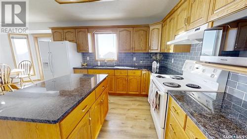 Hennes Acreage, Chesterfield Rm No. 261, SK - Indoor Photo Showing Kitchen
