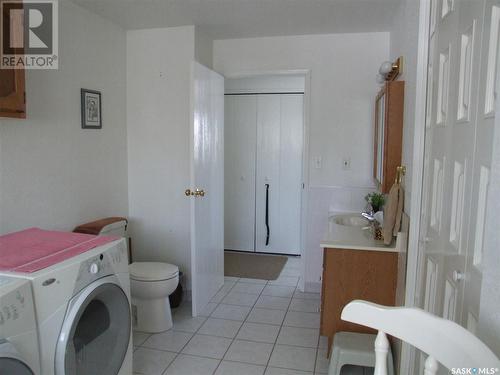 200 Barsness Street, Richmound, SK - Indoor Photo Showing Laundry Room