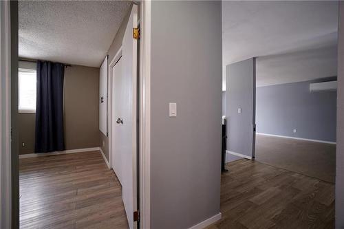 209 1St Avenue S, Oakville, MB - Indoor Photo Showing Other Room