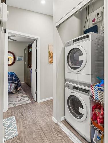 502 Robinson Avenue, Selkirk, MB - Indoor Photo Showing Laundry Room