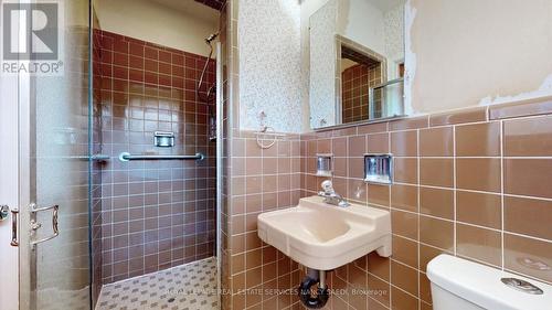 26 Harrison Rd, Toronto, ON - Indoor Photo Showing Bathroom