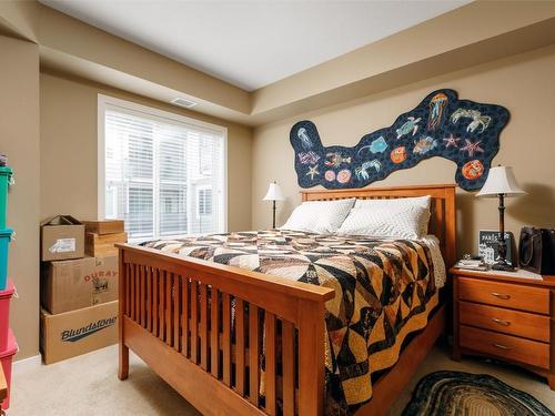 315-850 Saucier Avenue, Kelowna, BC - Indoor Photo Showing Bedroom