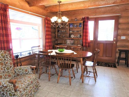 86 Campbell Road, Cherryville, BC - Indoor Photo Showing Dining Room