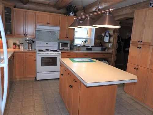 86 Campbell Road, Cherryville, BC - Indoor Photo Showing Kitchen With Double Sink