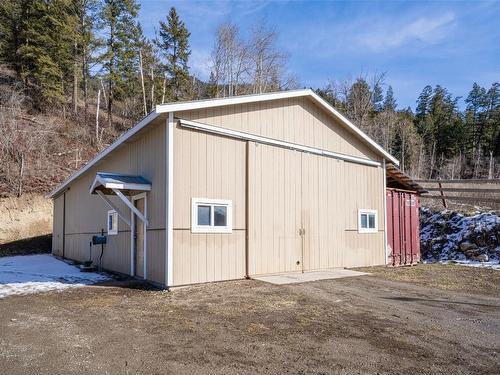 2627 Chase-Falkland Road, Falkland, BC - Outdoor With Exterior