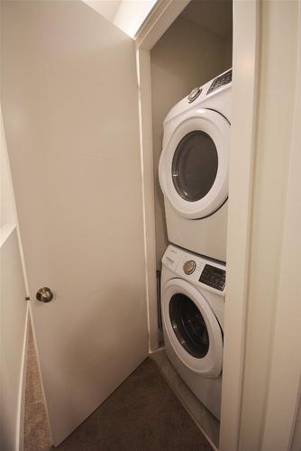 102-68 Roy Avenue, Penticton, BC - Indoor Photo Showing Laundry Room