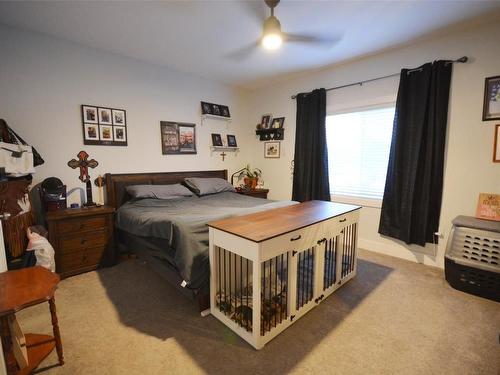 102-68 Roy Avenue, Penticton, BC - Indoor Photo Showing Bedroom
