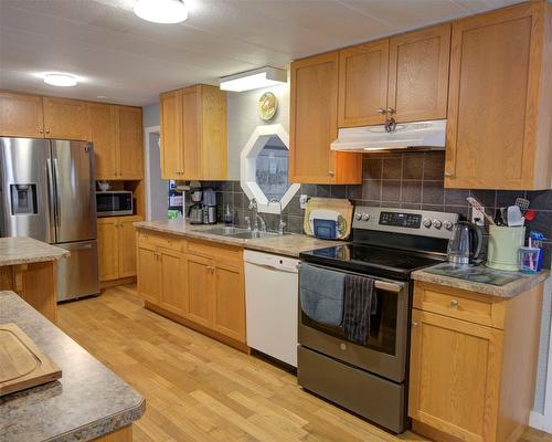 12 Wilkinson Road, Enderby, BC - Indoor Photo Showing Kitchen With Double Sink