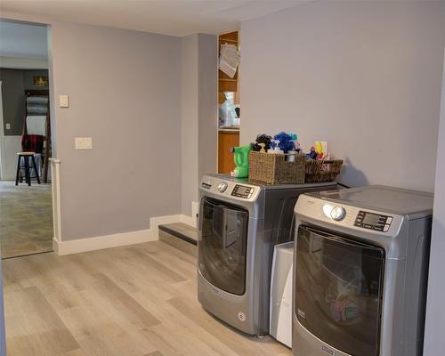 12 Wilkinson Road, Enderby, BC - Indoor Photo Showing Laundry Room