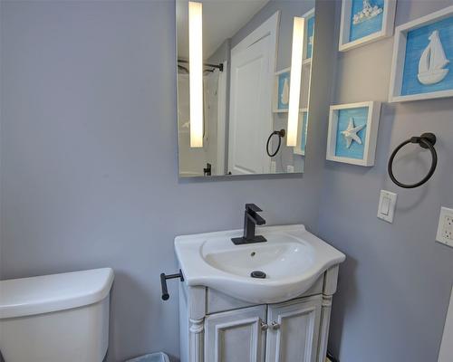 12 Wilkinson Road, Enderby, BC - Indoor Photo Showing Bathroom