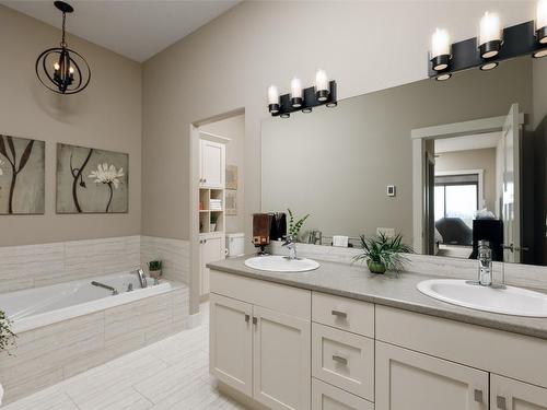 1-1836 Tower Ranch Boulevard, Kelowna, BC - Indoor Photo Showing Bathroom