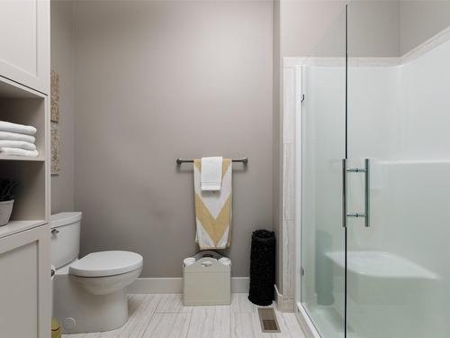 1-1836 Tower Ranch Boulevard, Kelowna, BC - Indoor Photo Showing Bathroom