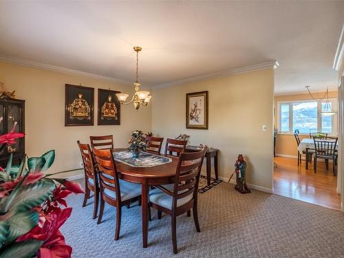 149 Pineview Drive, Kaleden, BC - Indoor Photo Showing Dining Room